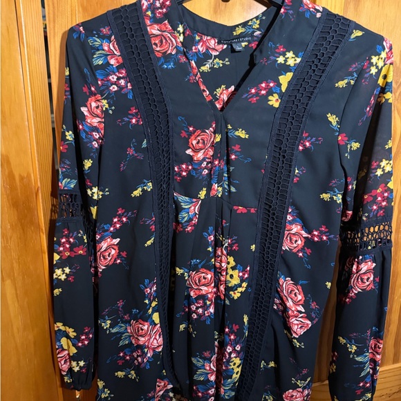 Signature Studio Tops - Black Floral Women's Boho Blouse with Crochet Details